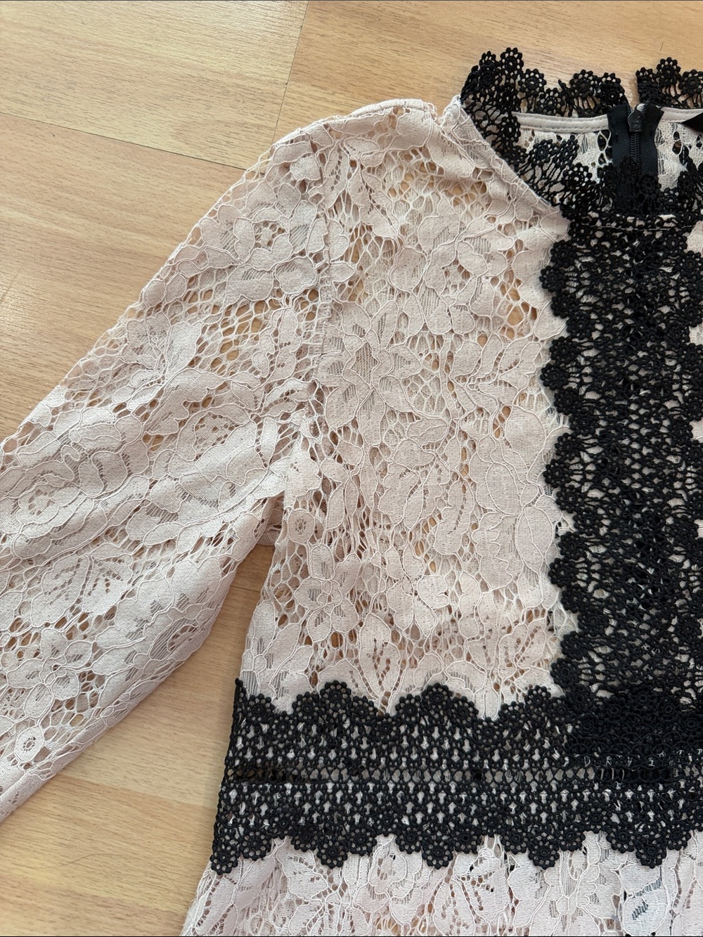 ZARA top size XS lace high neck cream black peplum runs small in my opinion - Picture 5 of 9